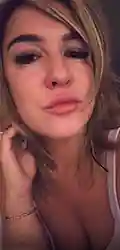 Sara English Close-up selfie of woman with highlighted hair